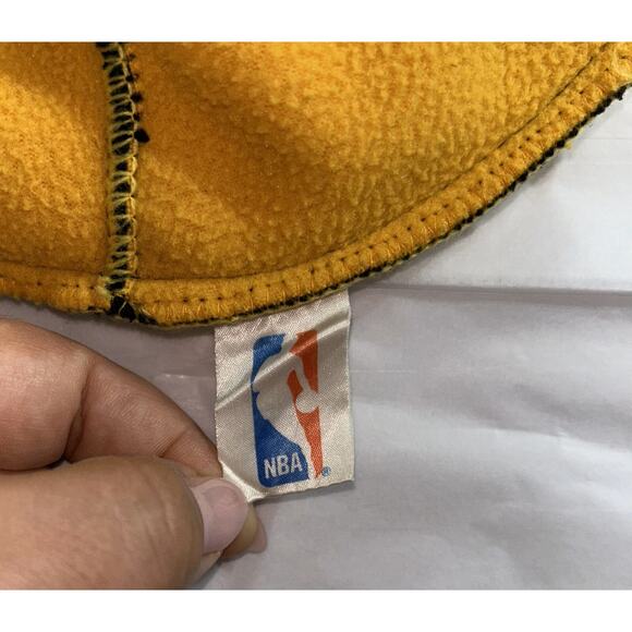 Vintage LA Lakers NBA Vintage Logo Knit Hat Black Yellow One Size - Picture 6 of 7